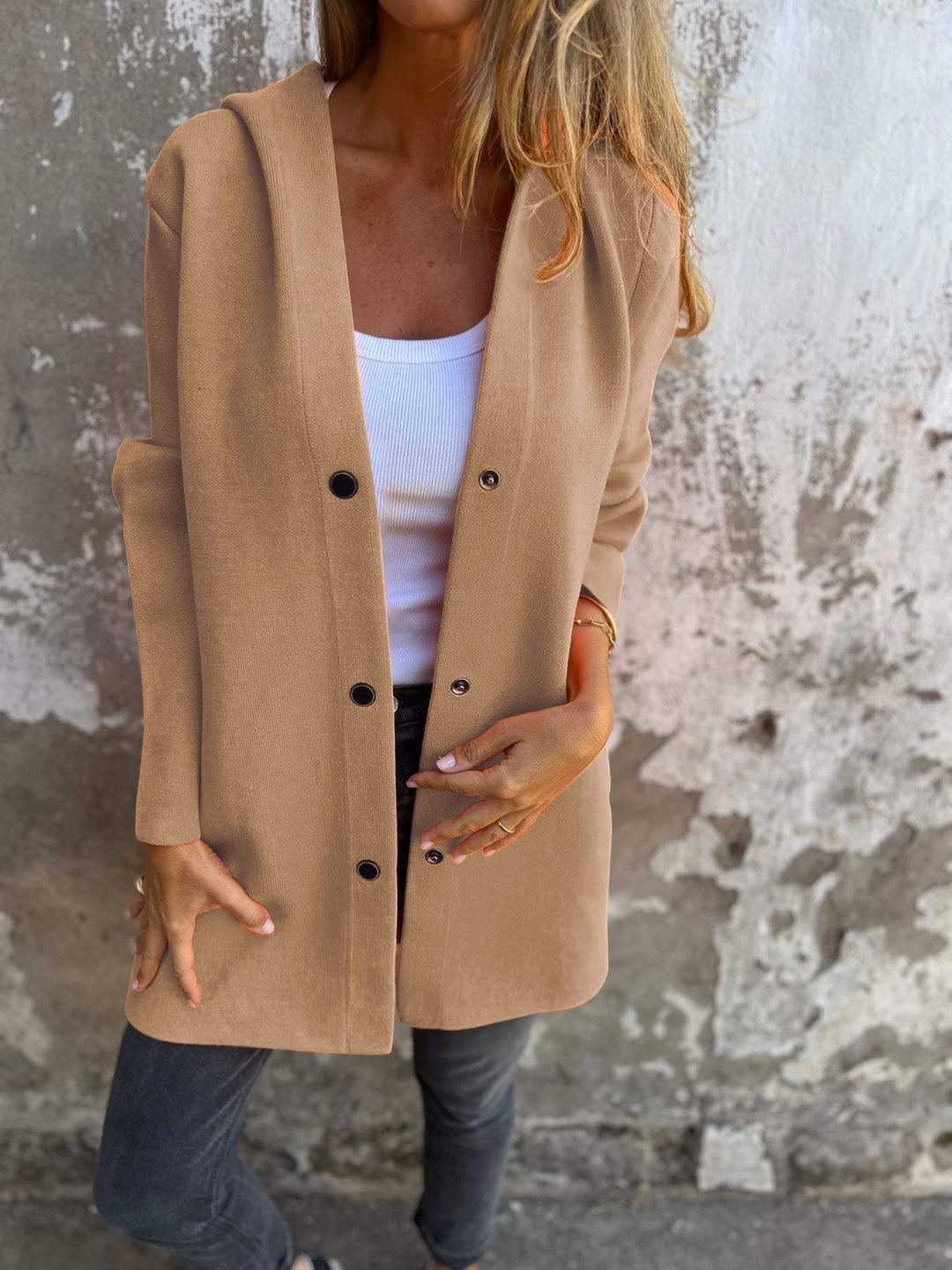 ADRIANA | CARDIGAN WITH BUTTONS AND HOOD